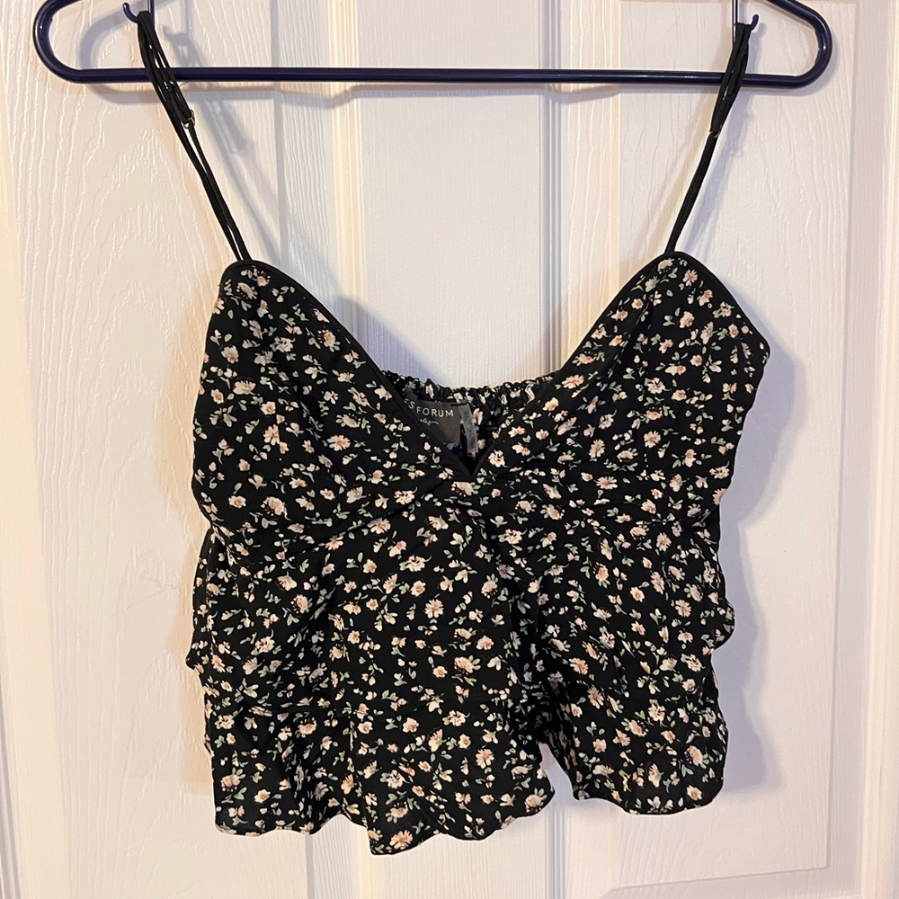 Dress forum black floral crop top size medium